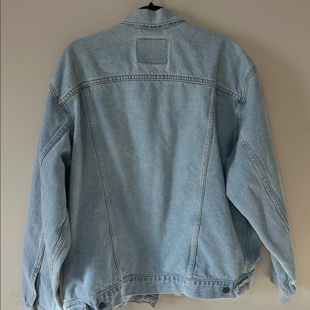 VINTAGE Men’s Levi's Light Blue Denim Truck Jacket - Picture 6 of 8
